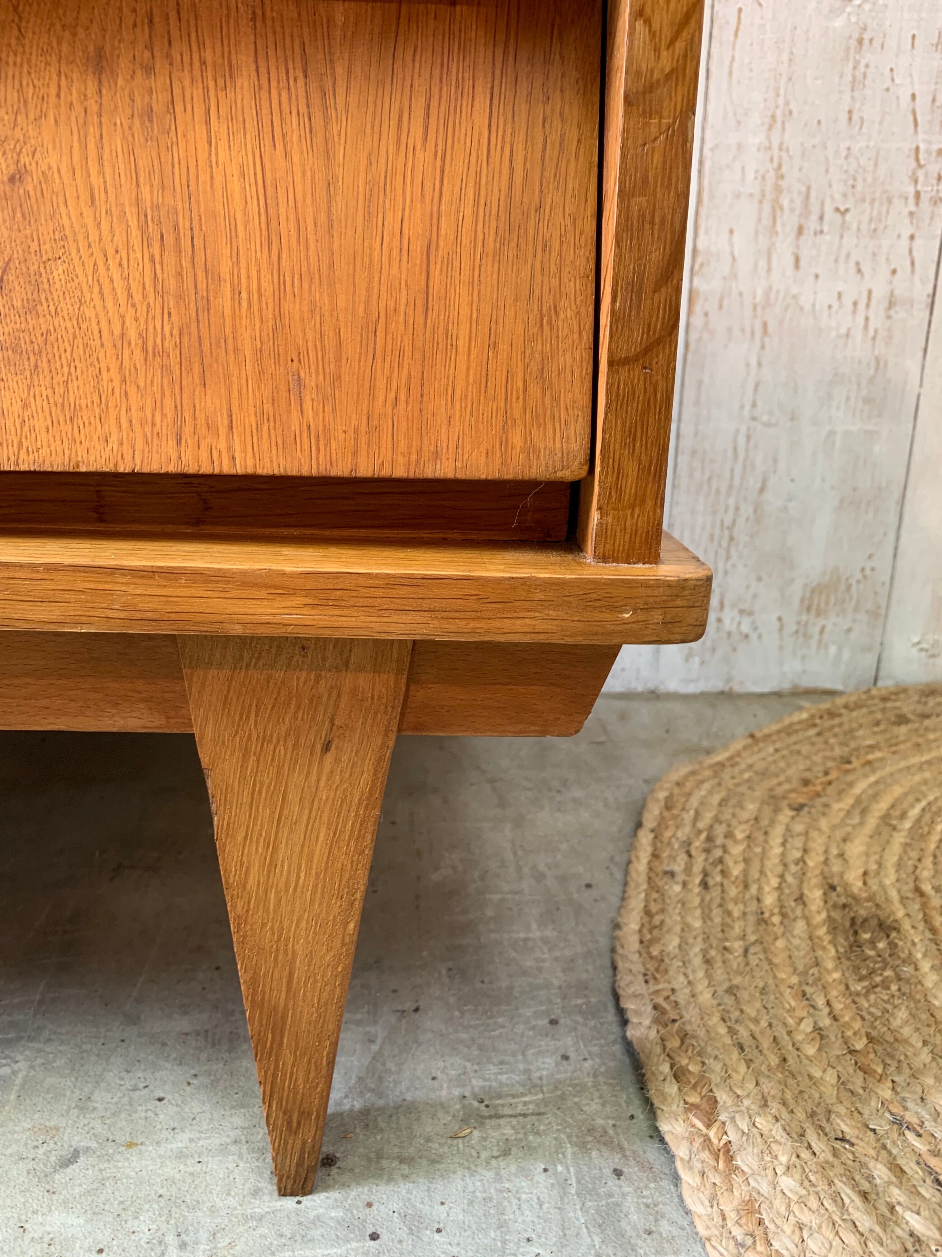 Commode à ailettes vintage