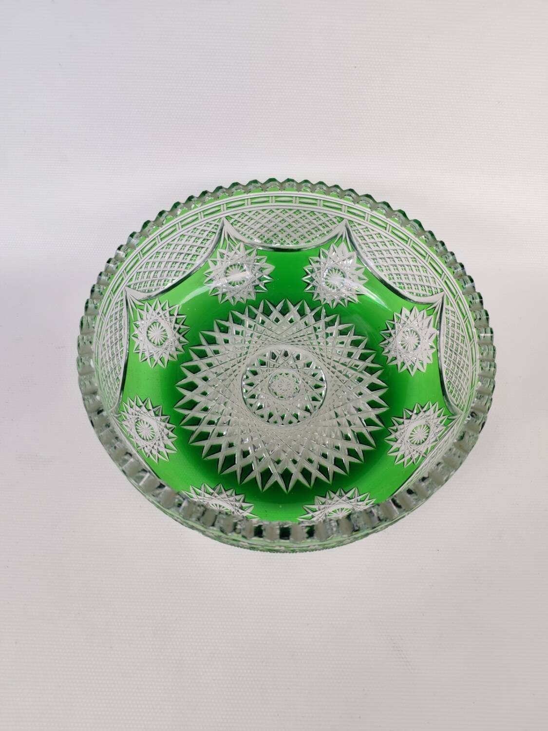 Saladier en cristal vert, première partie du XX ème siècle