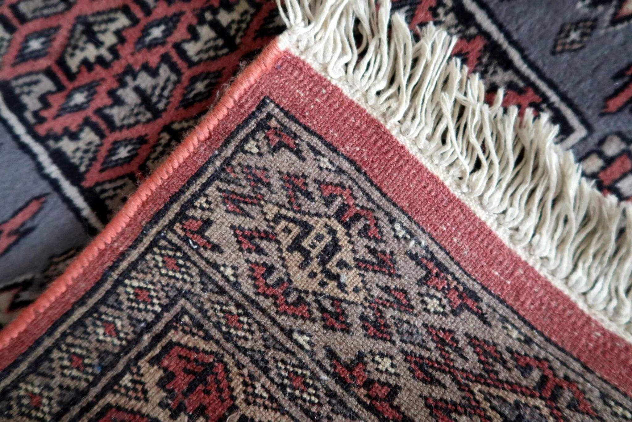 Handmade vintage Uzbek Bukhara rug 64cm x 94cm 1950s