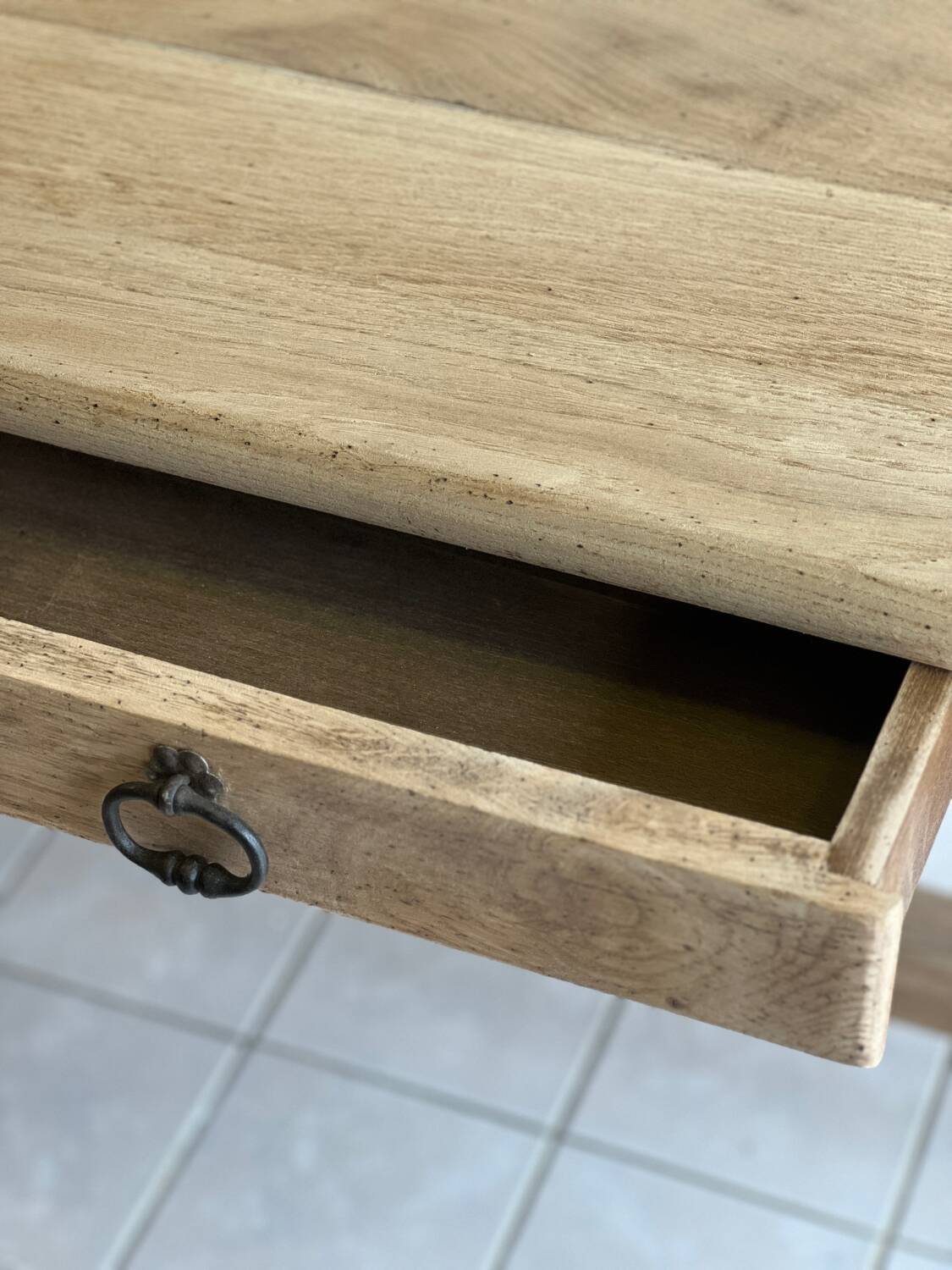 Farm table and its 2 solid oak benches.