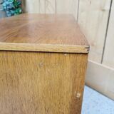 Oak chest of drawers