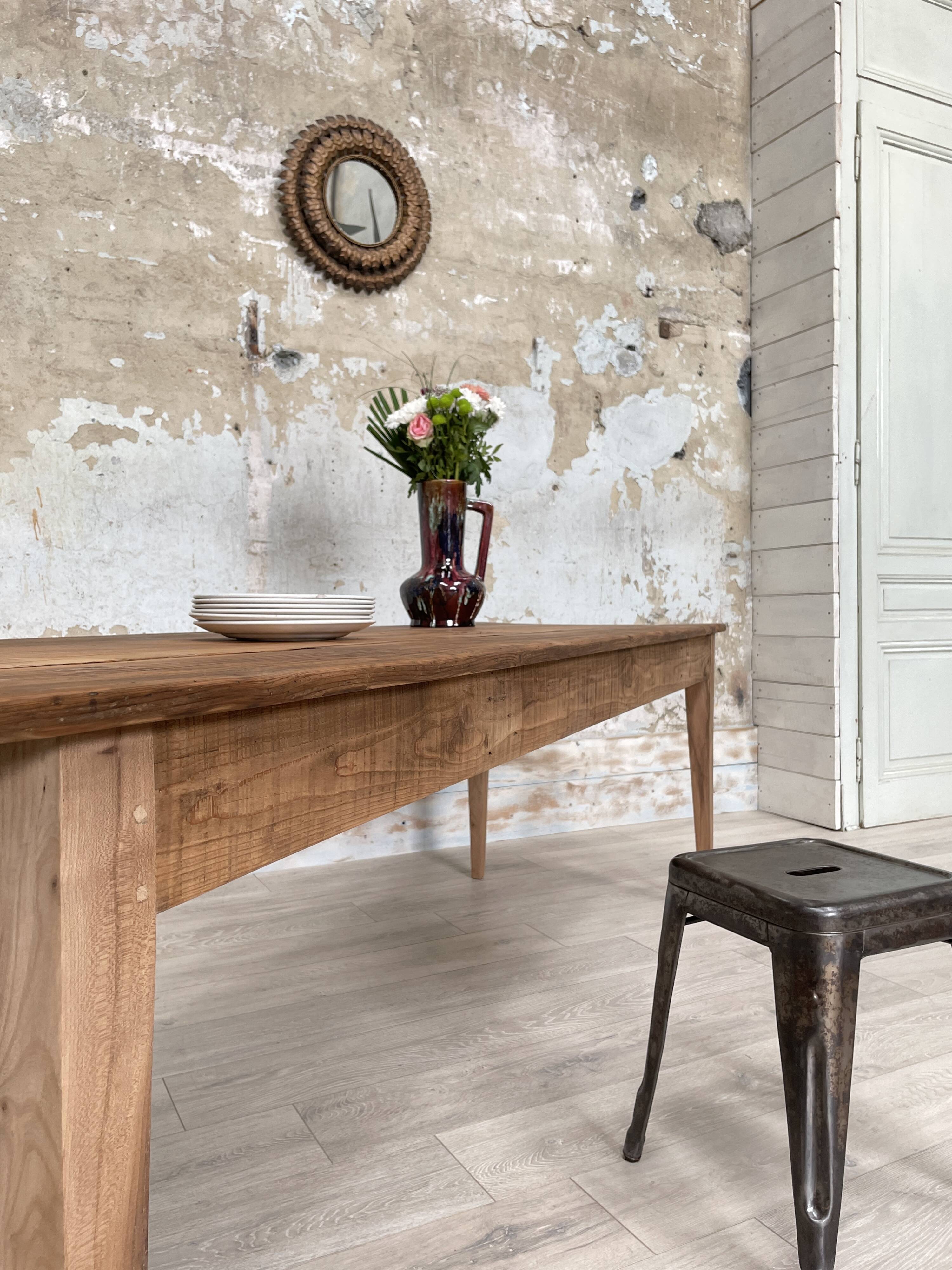 Table de ferme vintage en bois brut
