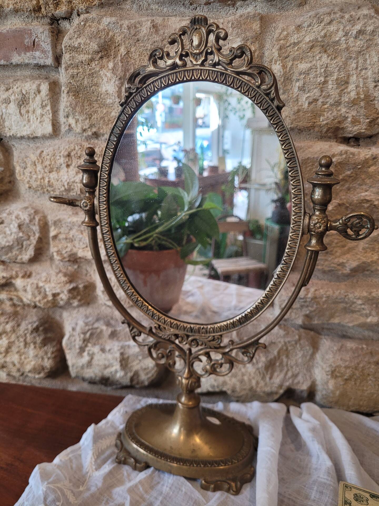 Miroir de table ancien style Louis XV / rocaille – métal doré