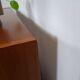 Deens teak brede LP kast met planken, lades en bar met spiegel