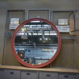 Grand miroir rond industriel en bois 1920