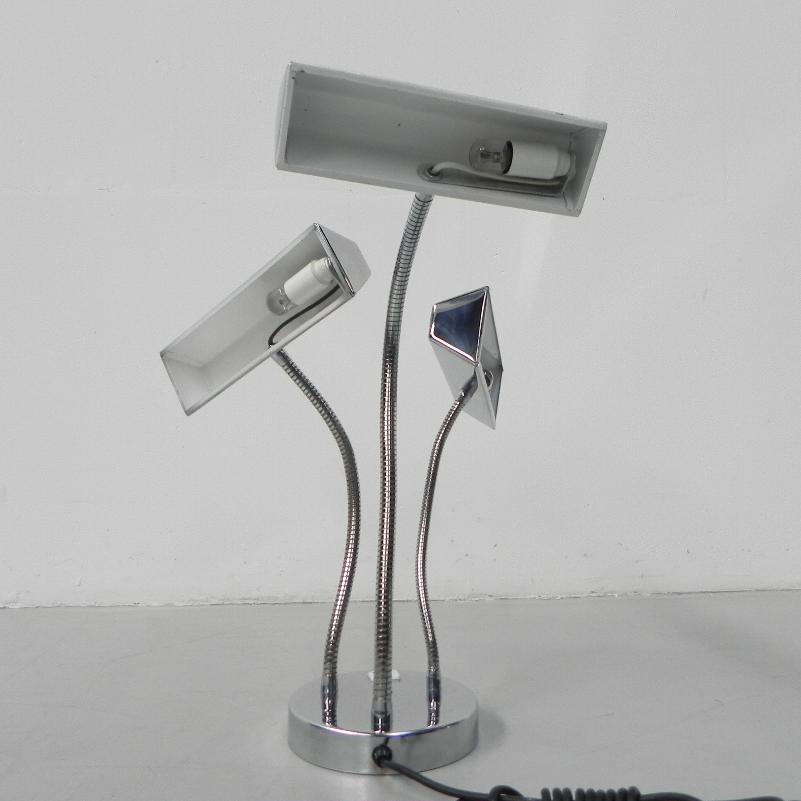 Vintage desk lamp with 3 chromed shades