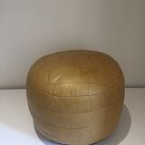 Pouf en cuir, design année 1970