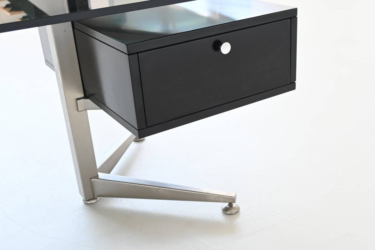 Bureau d'angle exécutif Abbondinterni en acajou et verre, Italie, 1970