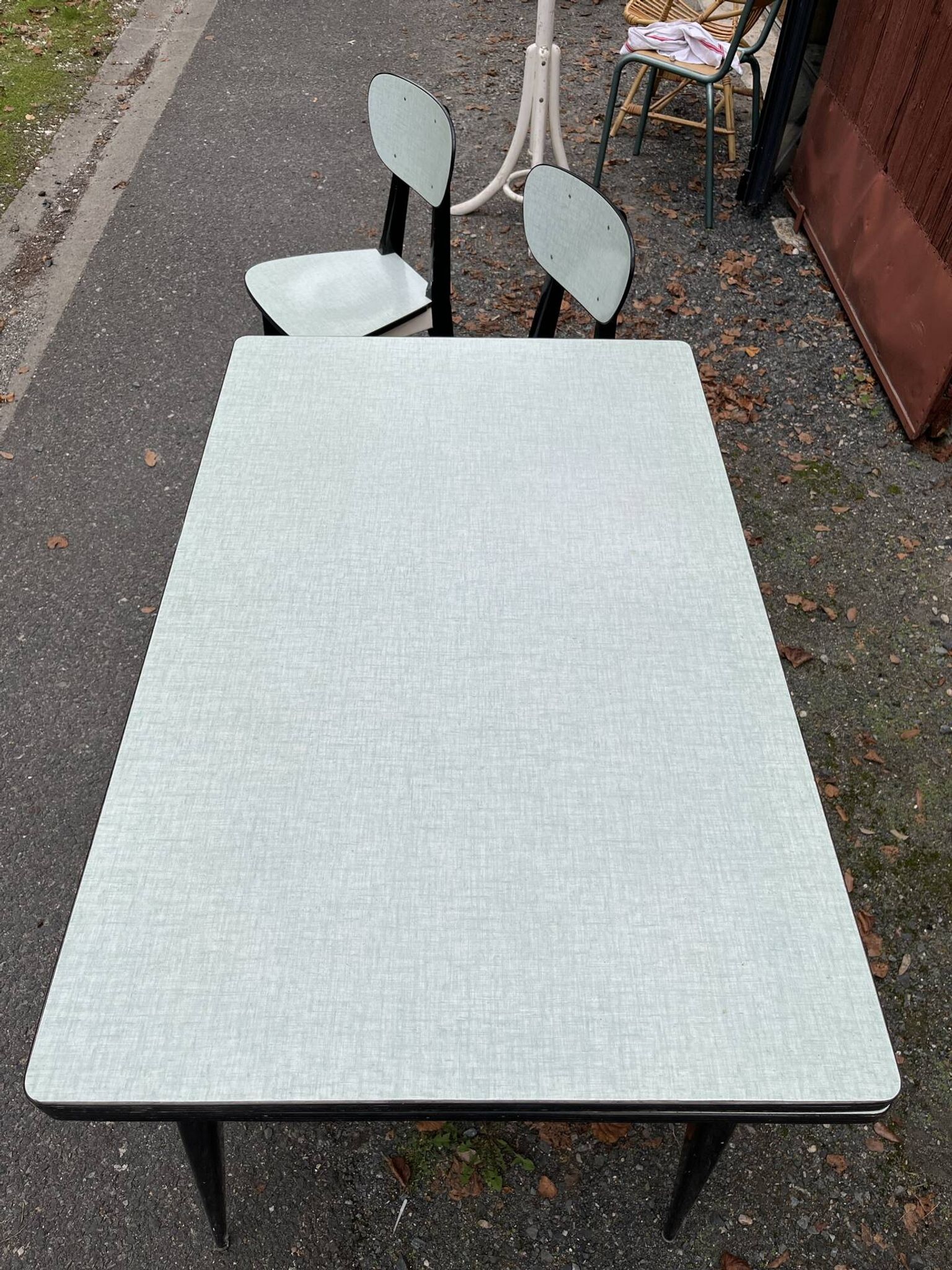 Table et chaises Formica