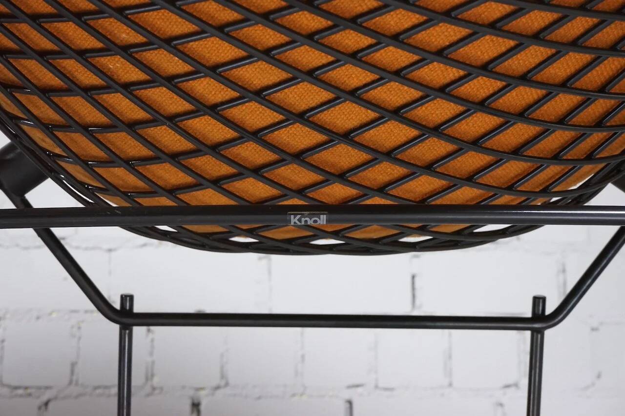 Diamond chair model 422 by Harry Bertoia for Knoll Int. (2/3)
