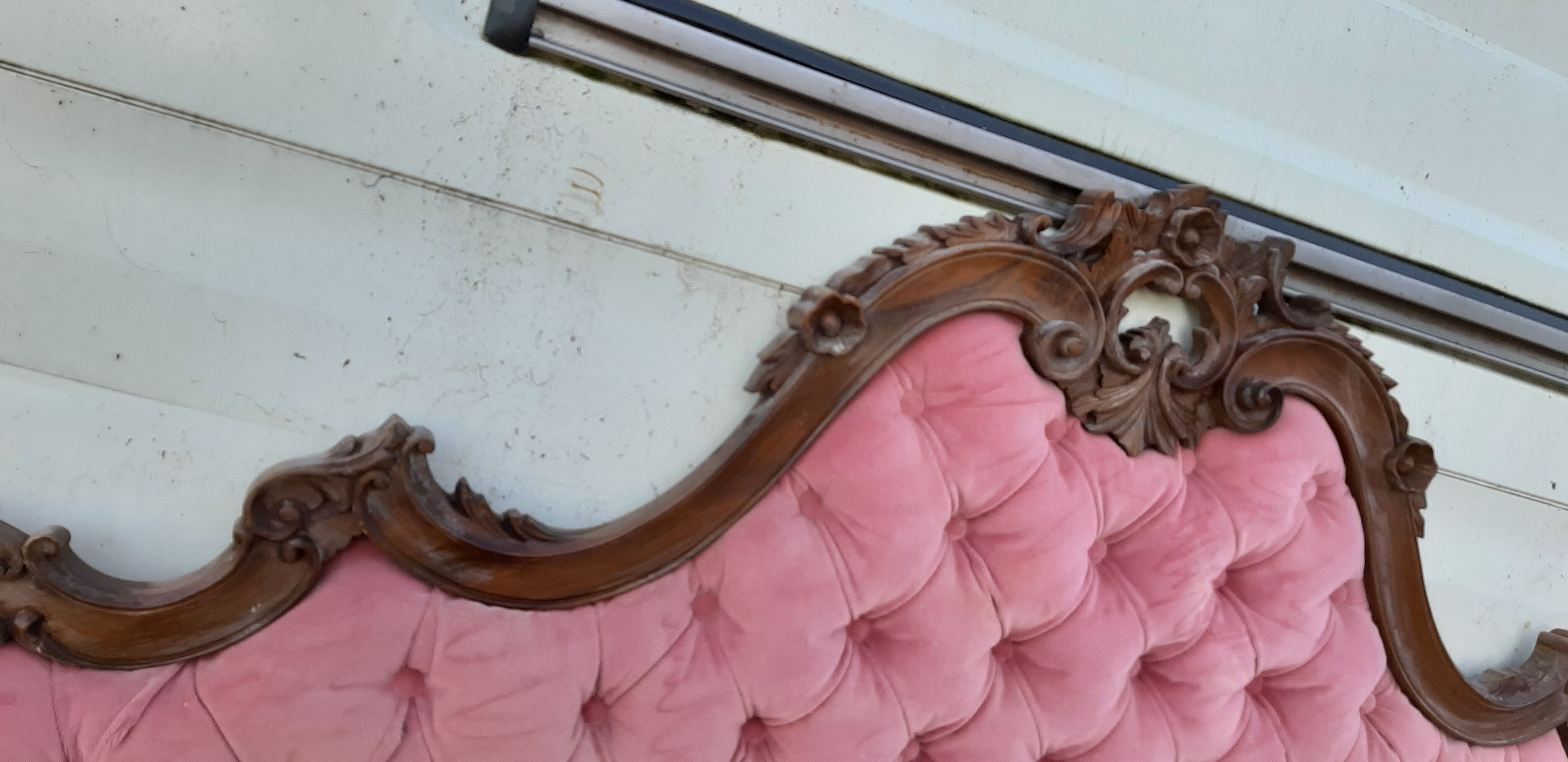 Rocaille style bed head