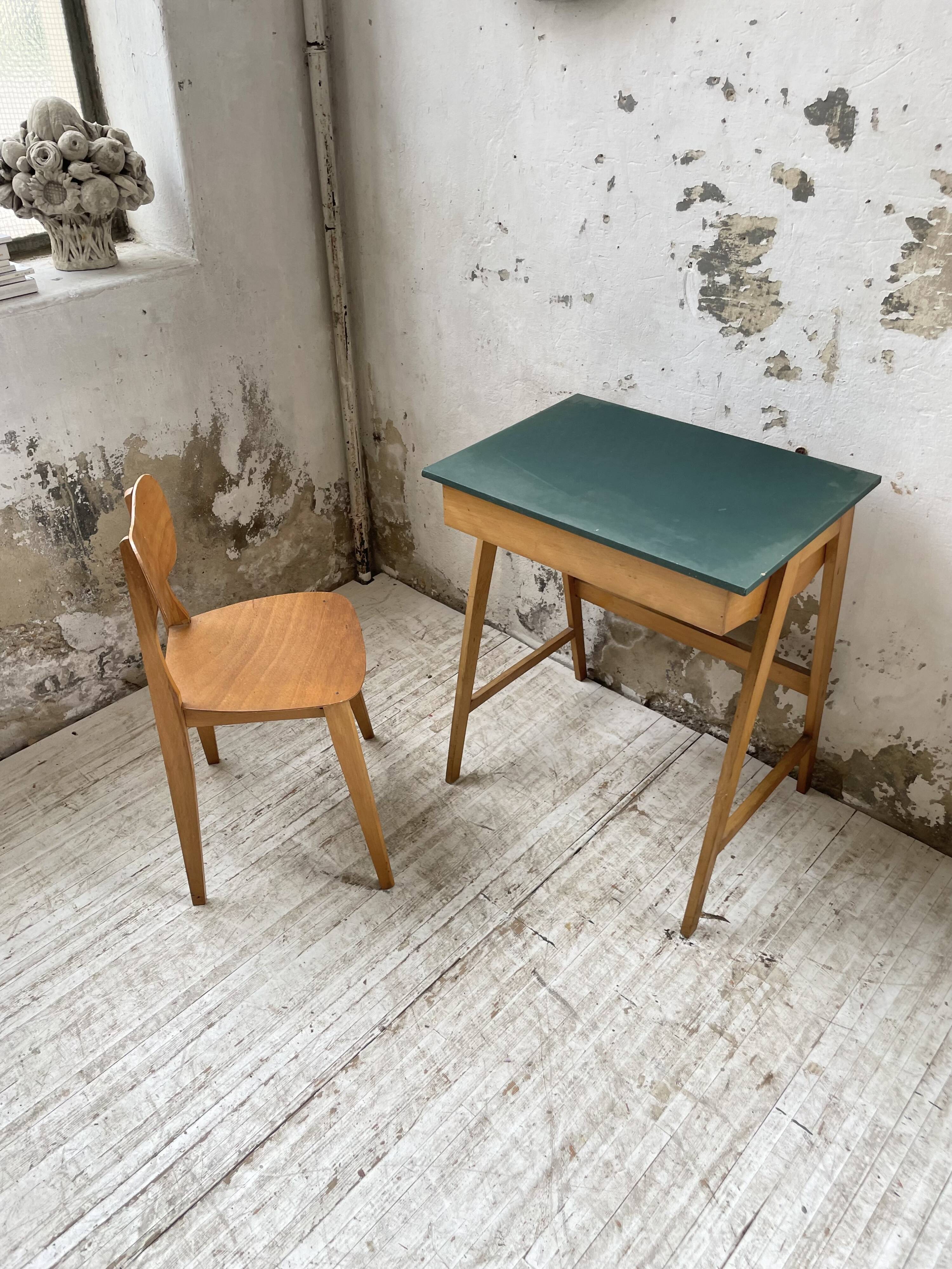 Bureau et chaise enfant pieds compas