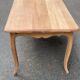Table à manger de ferme chic extensible décapée en merisier massif Louis XV