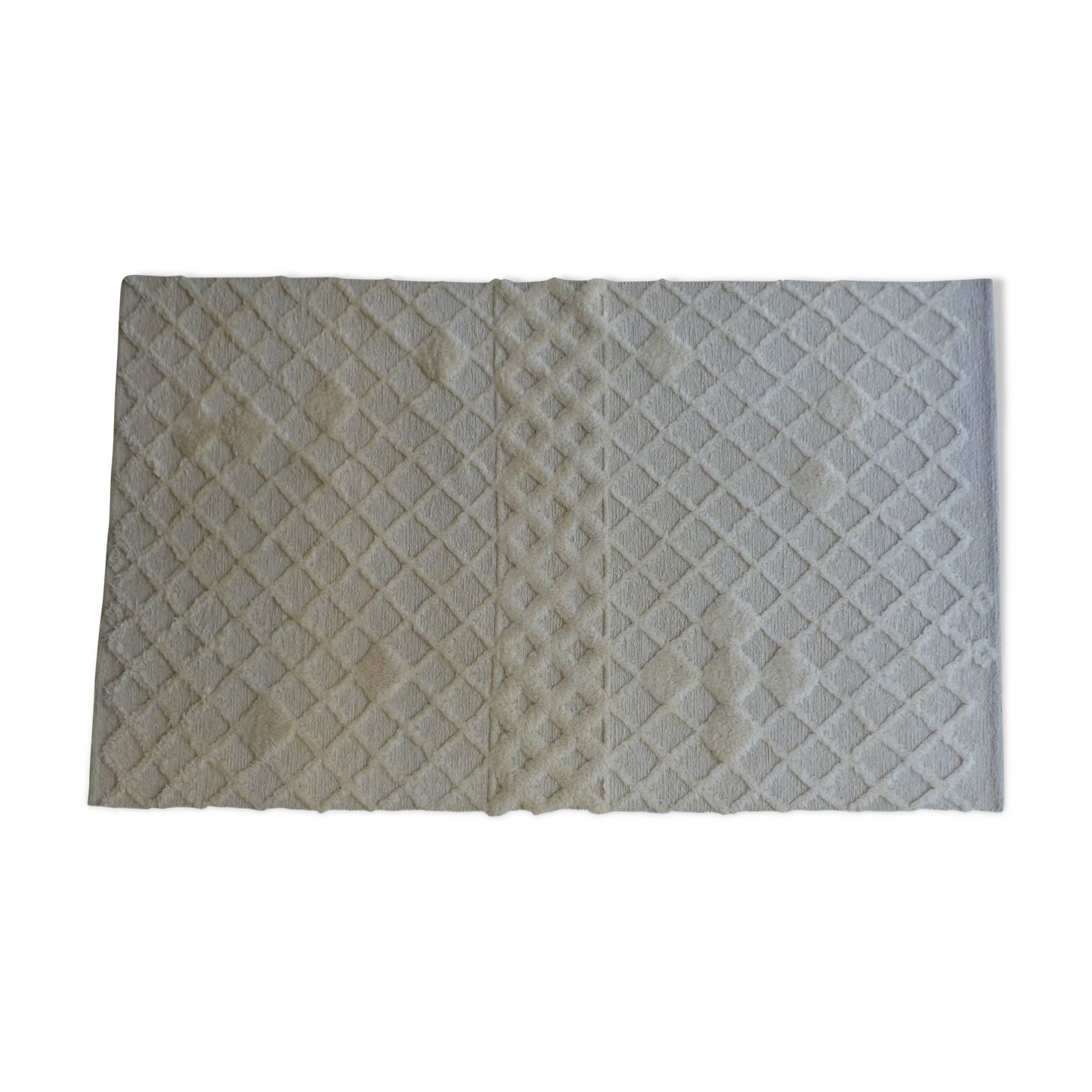 Carpet wool woven and knotted 253 x 153 cm