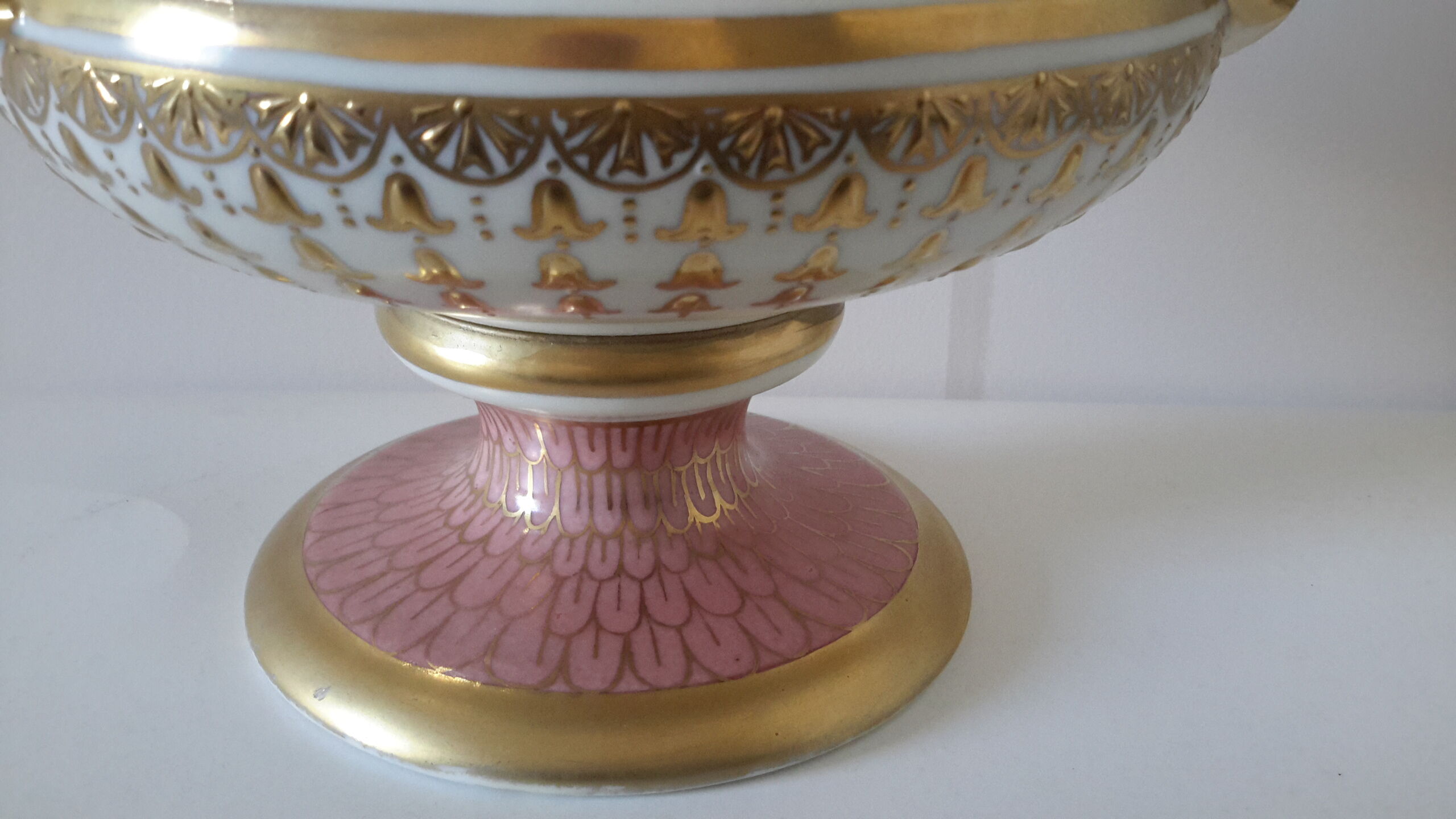 Porcelain of Sèvres Medici of the 19th century