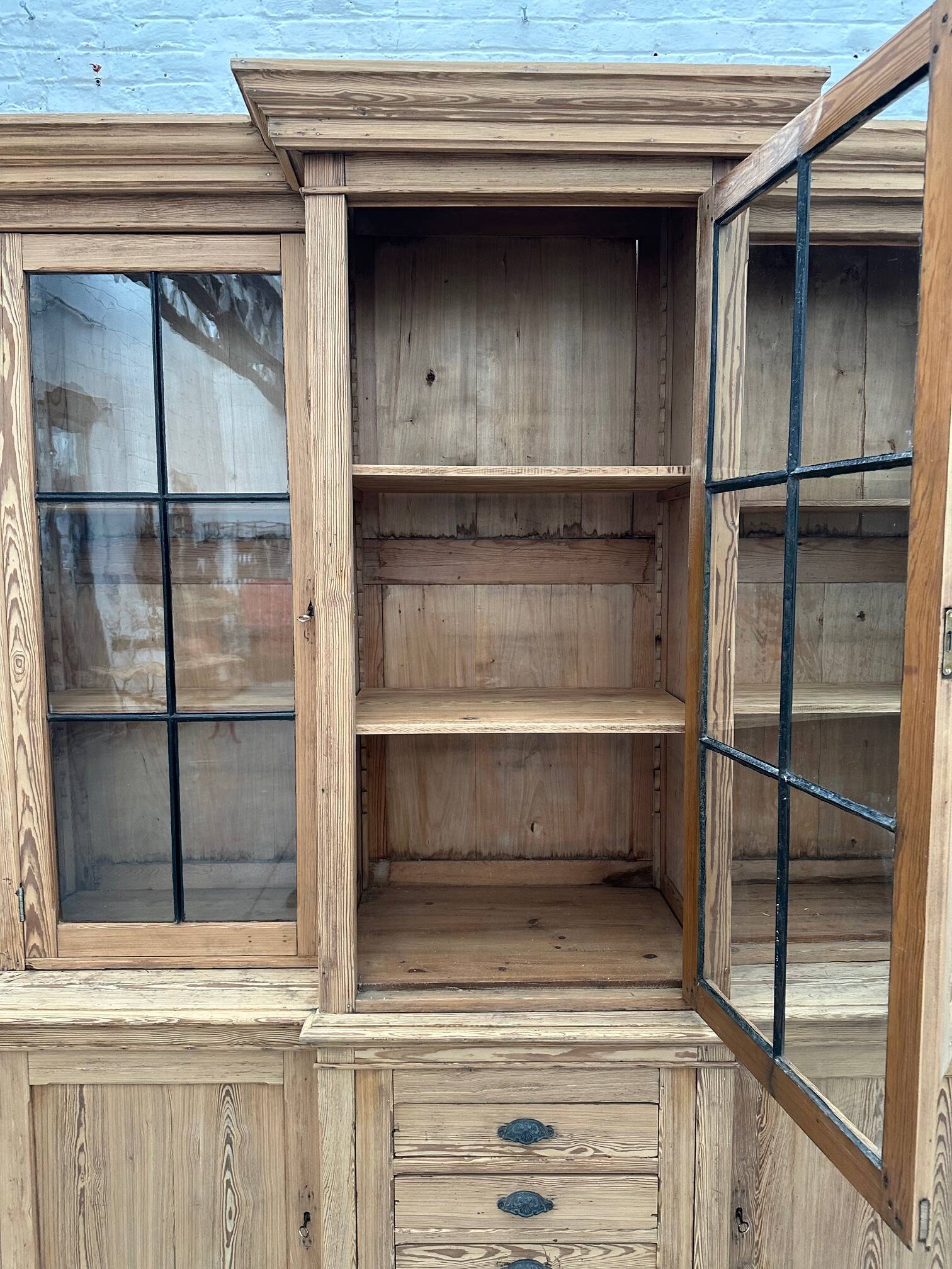 Masterful exhibition showcase from the early 20th century