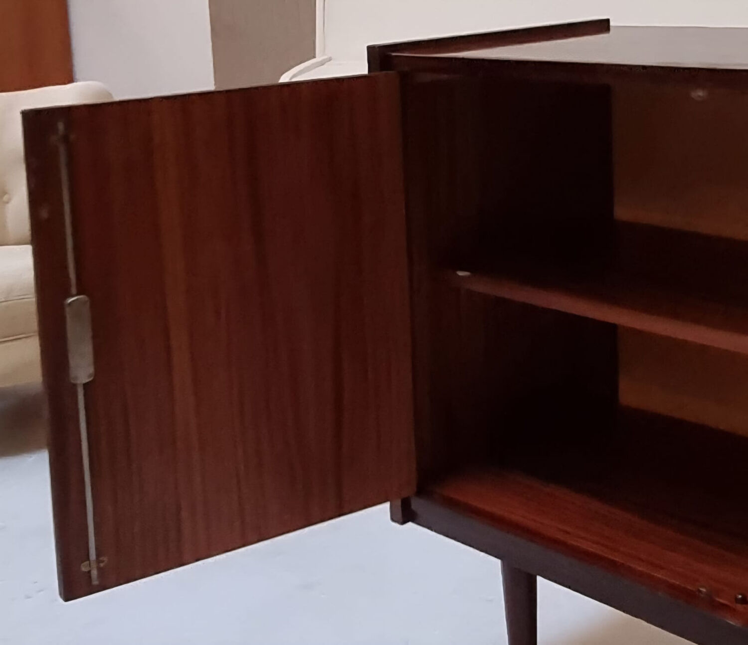 Buffet du milieu du siècle