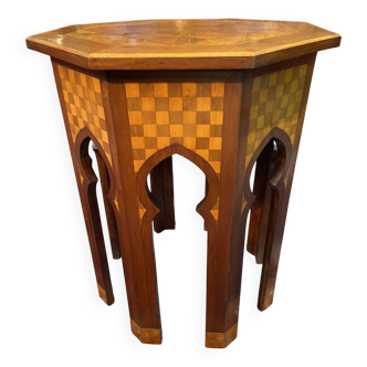 Pedestal tea table in thuya with marquetry decoration