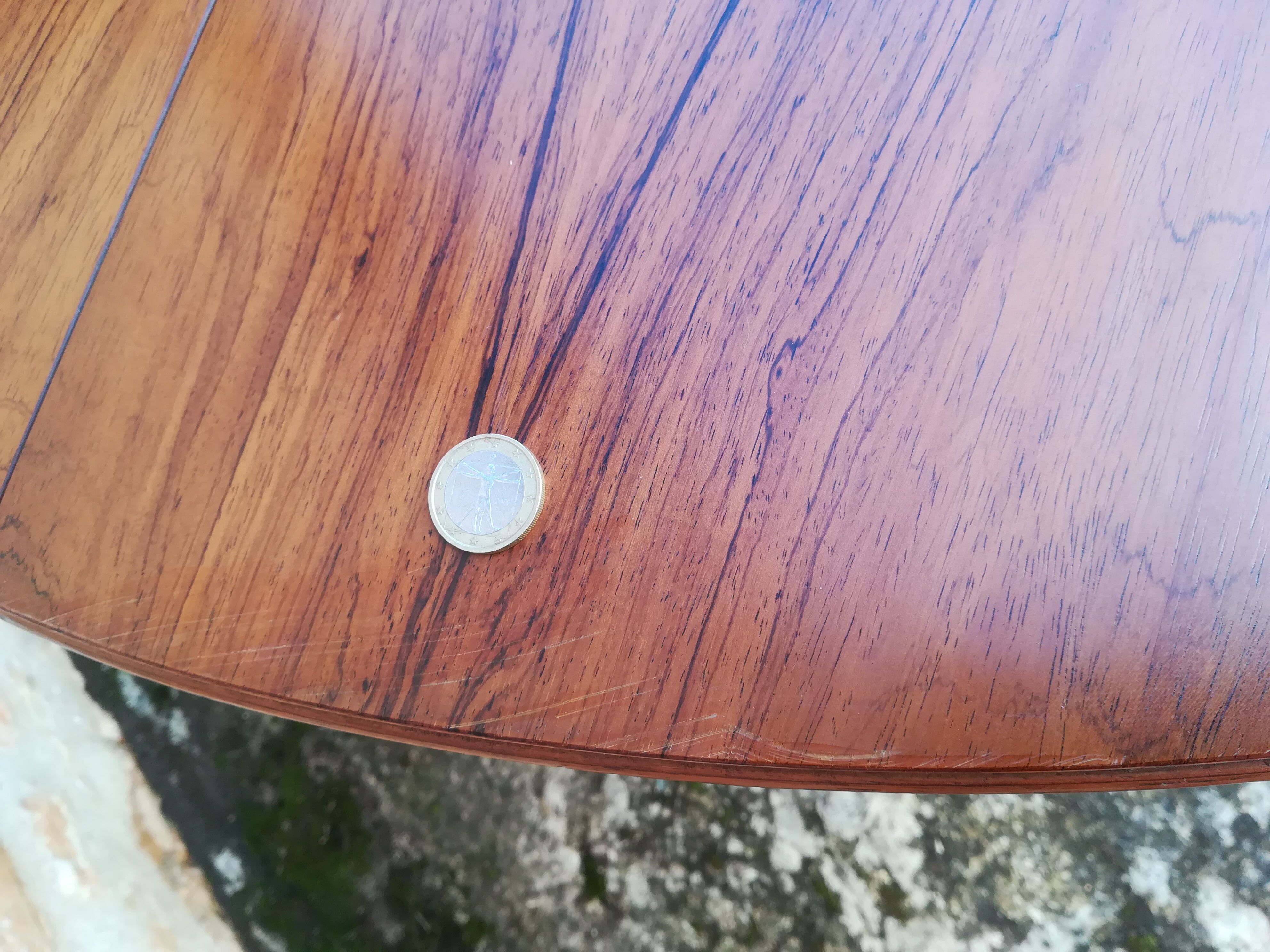 Scandinavian table with extension