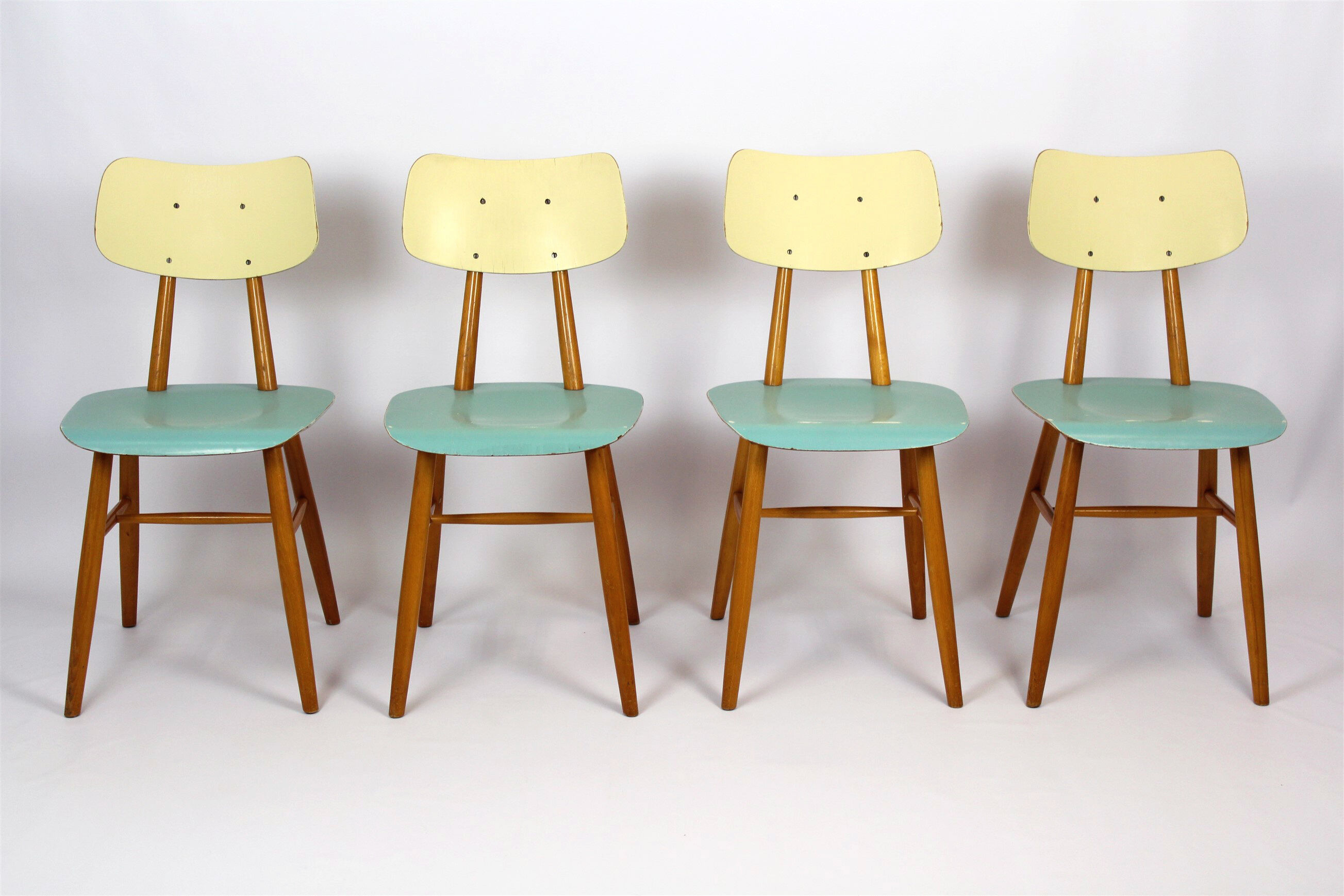 Chaises de salle à manger vintage en bois de Ton, 1971