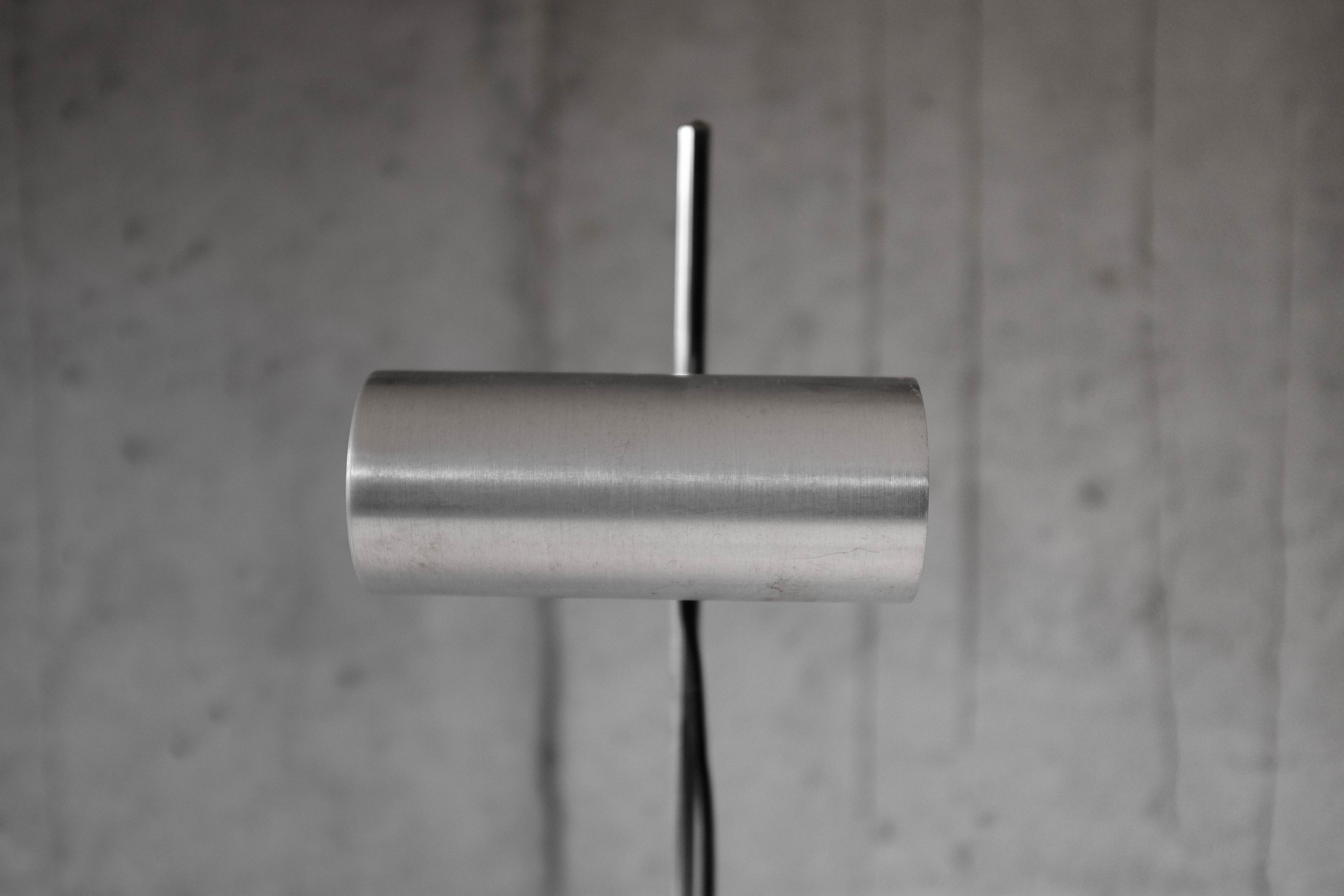 Chrome 70s design lamppost