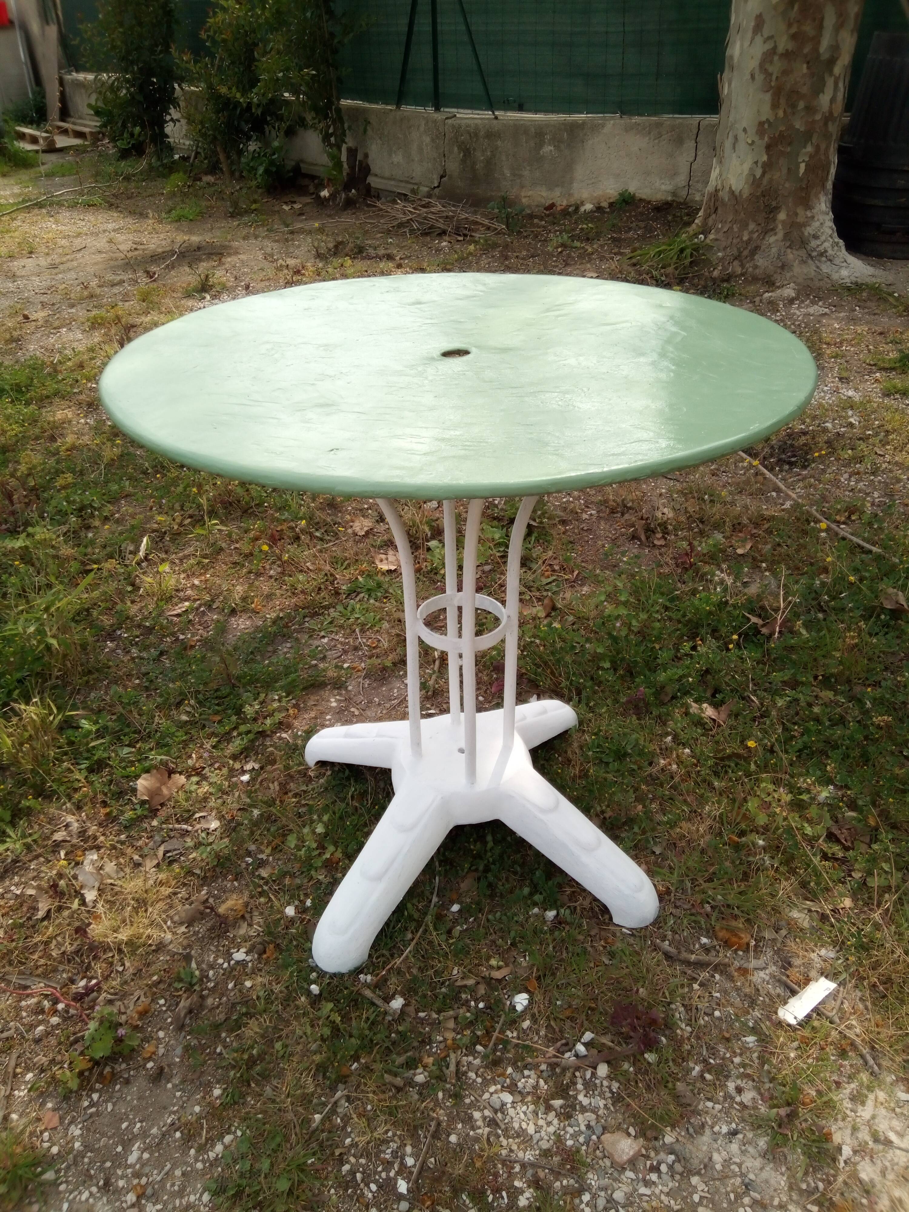 Garden pedestal from the 1930s
