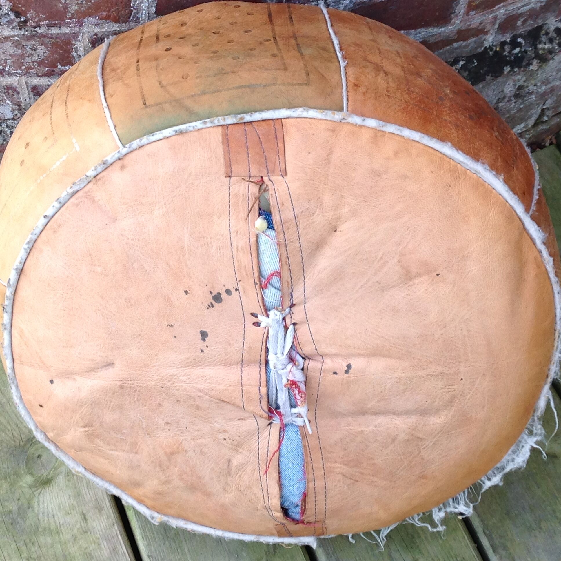 Leather pouf