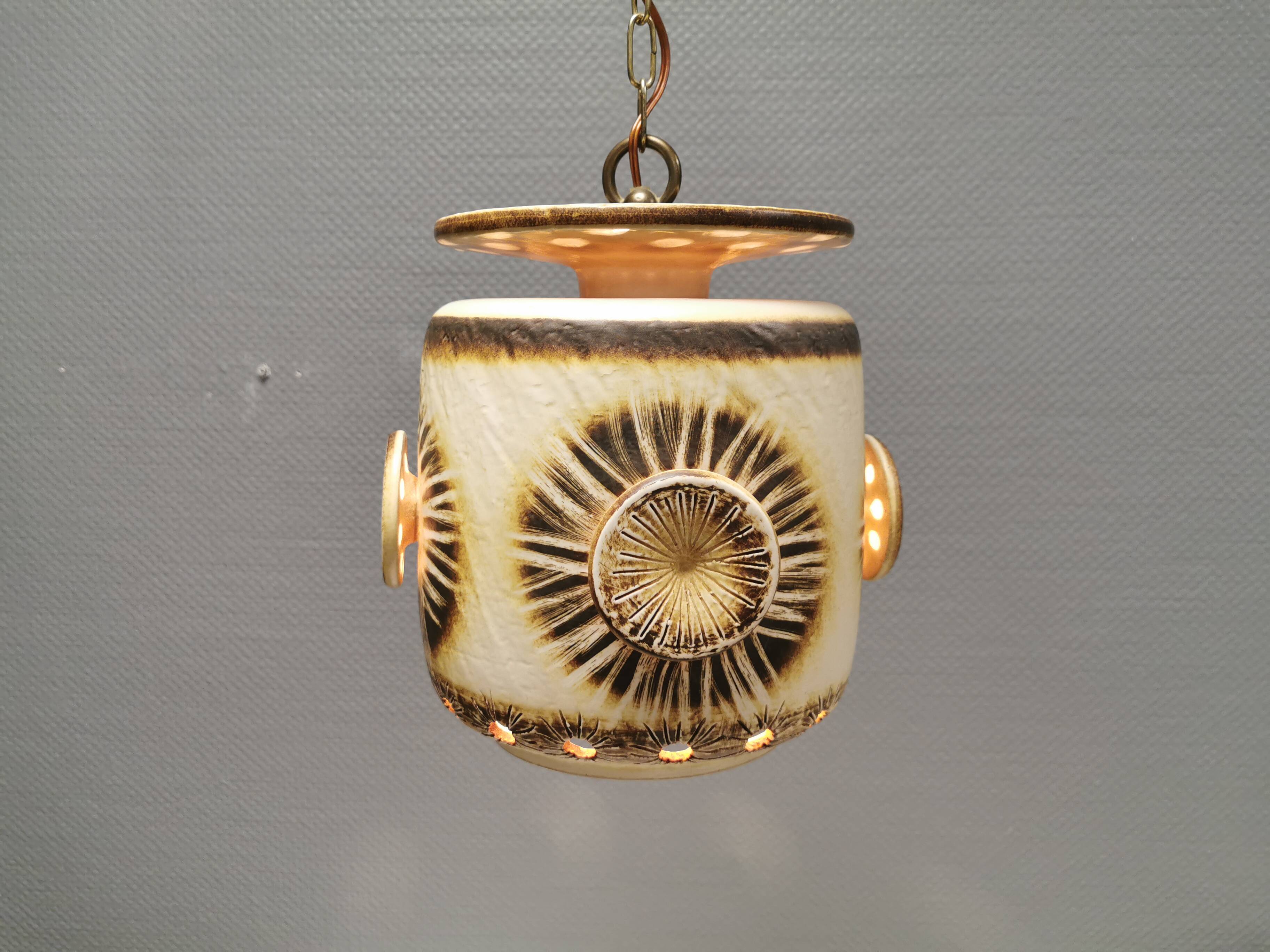 Large and beautiful hanging lamp in ceramic. Danish from the 70s, in super nice condition.