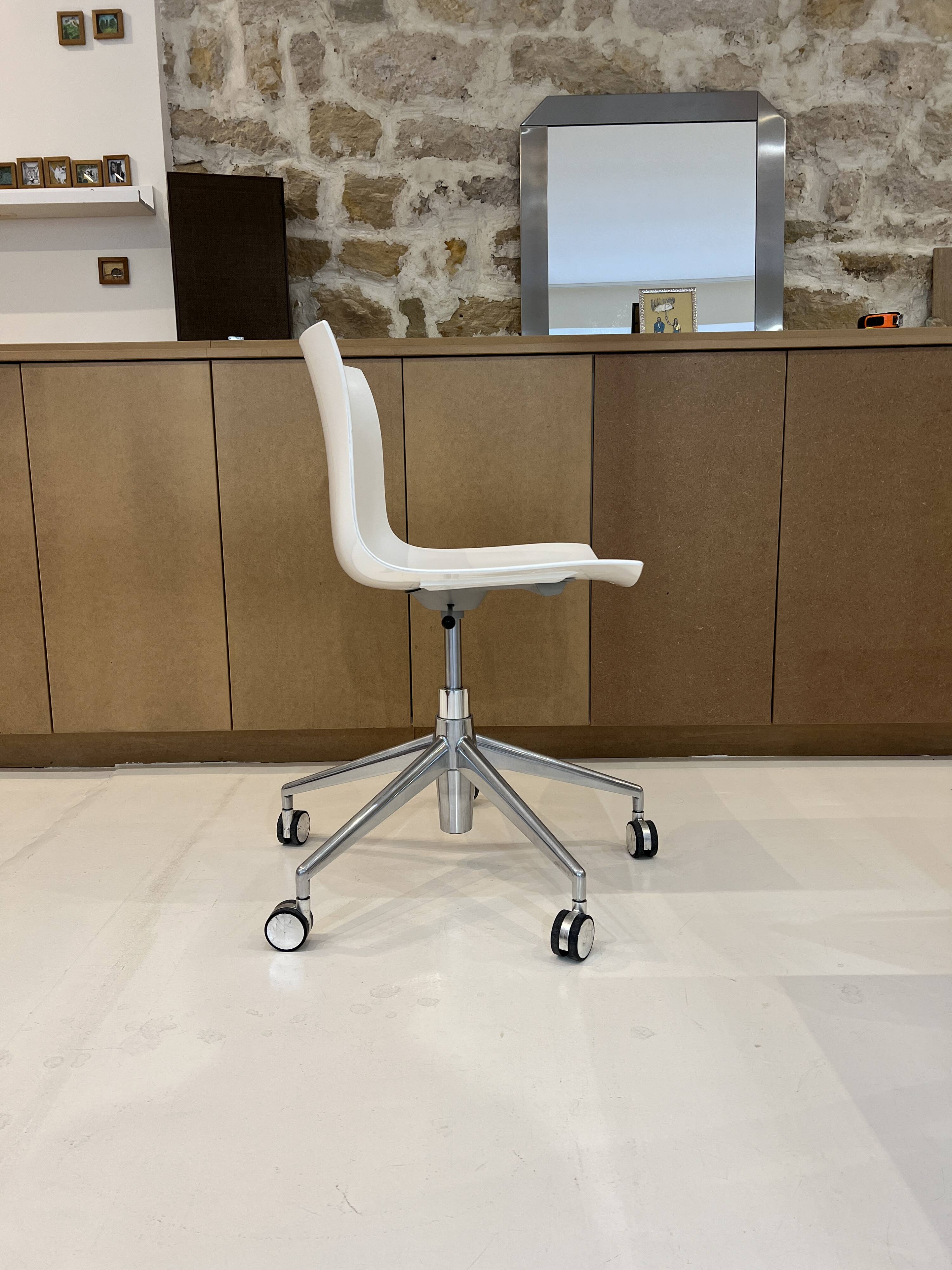 4 Cataifa 46 office chairs by Arper