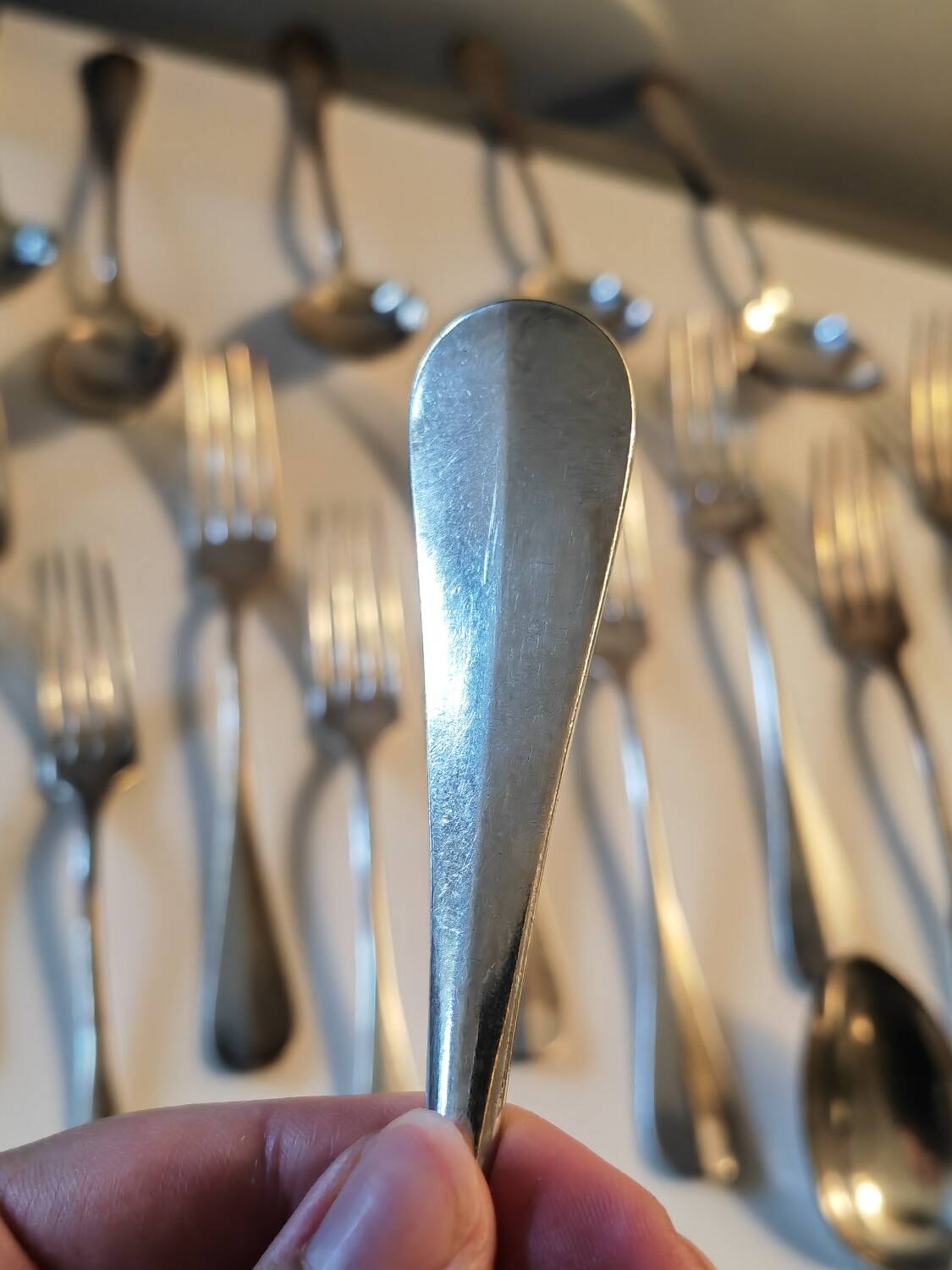 Silver metal cutlery set