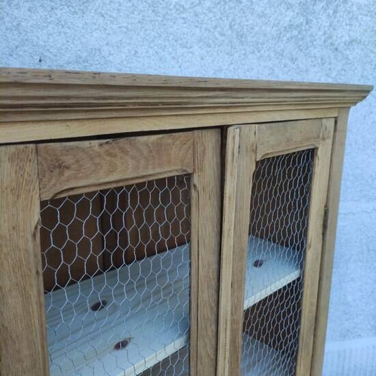 Small mesh cabinet, display case