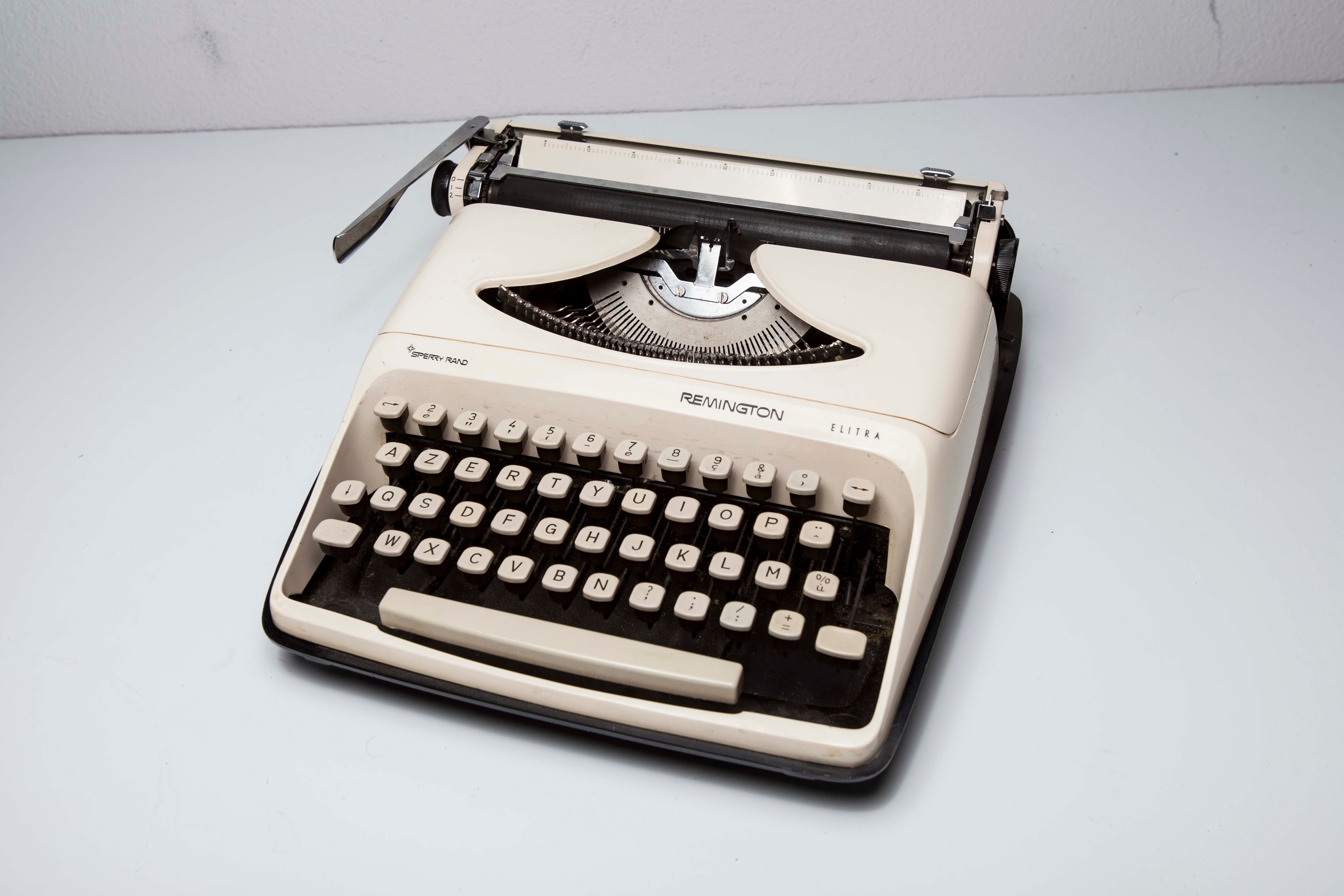 Remington Elitra typewriter