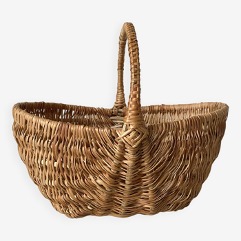 Panier en osier tressé