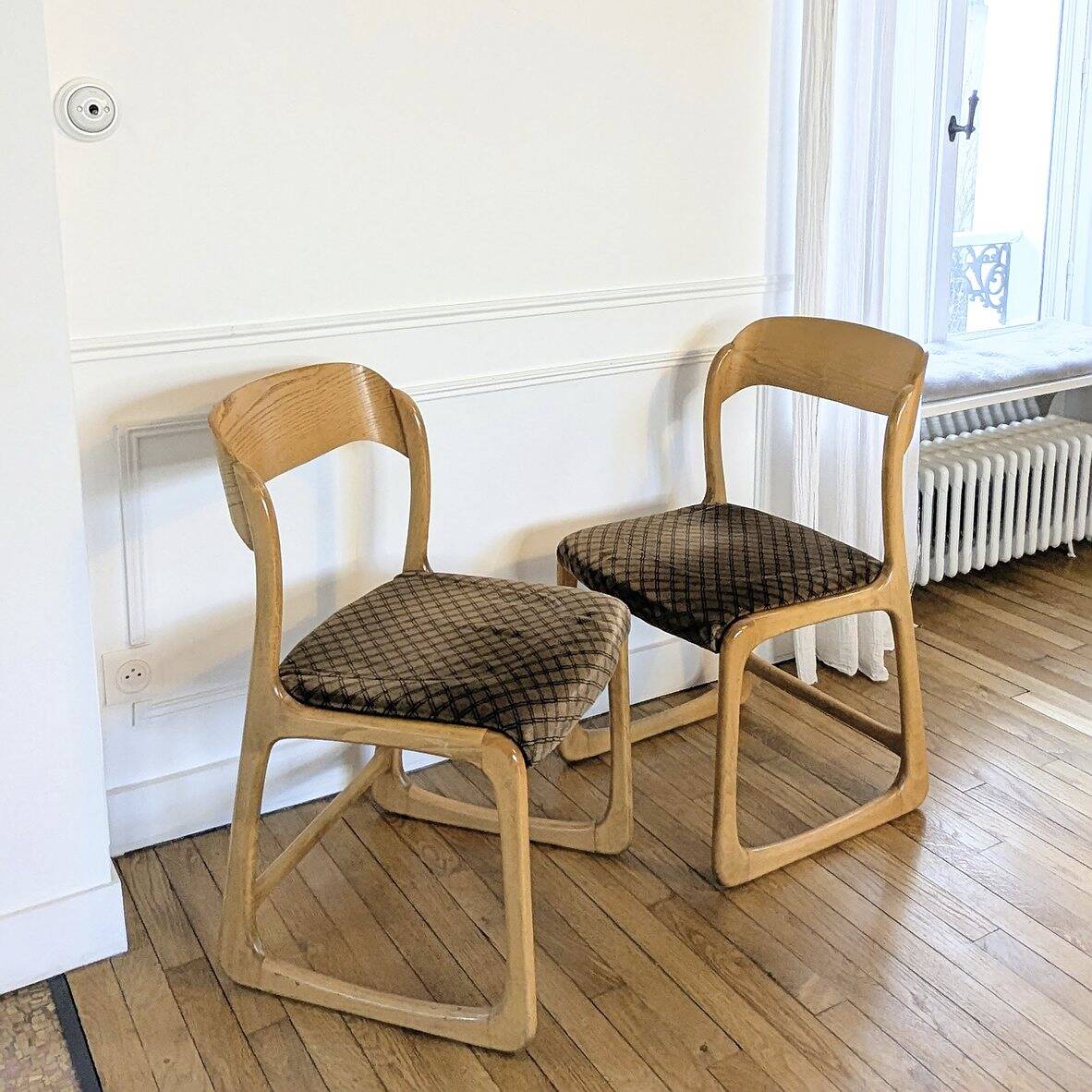 4 "Sled" chairs by Baumann