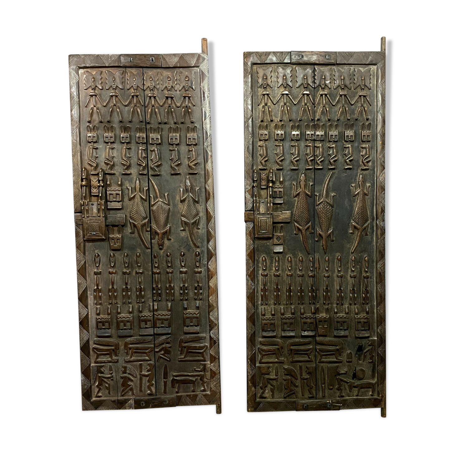 Central Africa around 1900 2 very large doors entirely carved iguanas,