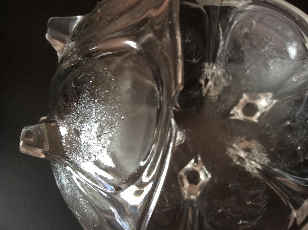 4 coupes à glace en verre moulé