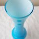 Vase bleu en opaline