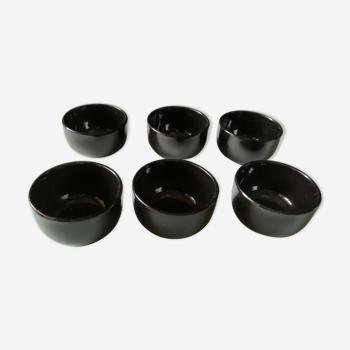 Black vintage stoneware cups