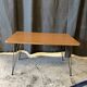 Petite table basse vintage en Formica - pieds Eiffel