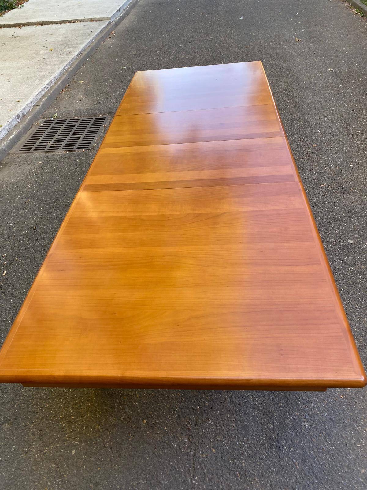 Scandinavian extendable dining table in honey-stained wood for 12 people 1990