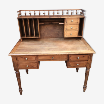 Bureau d'époque en pitchpin