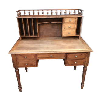 Bureau d'époque en pitchpin