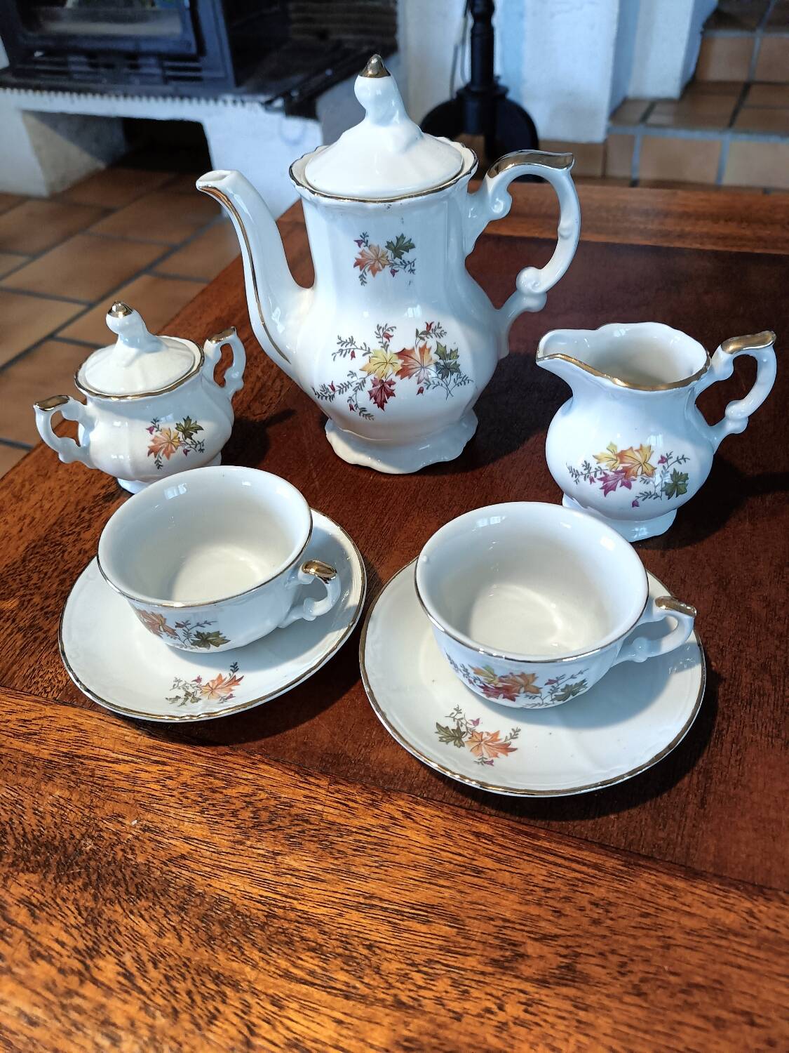 Dînette en porcelaine