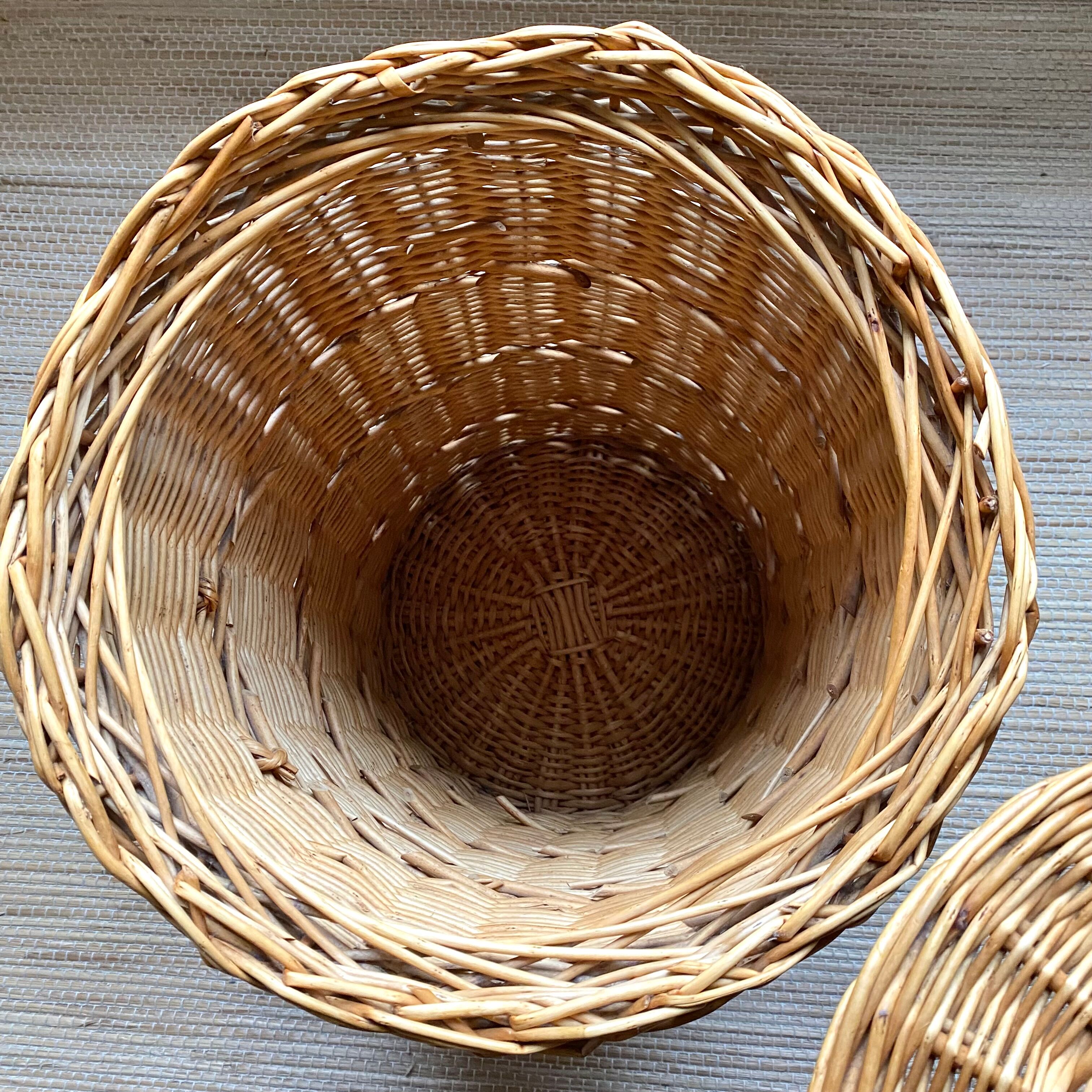 Vintage wicker linen pan