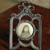 Art deco photo holder