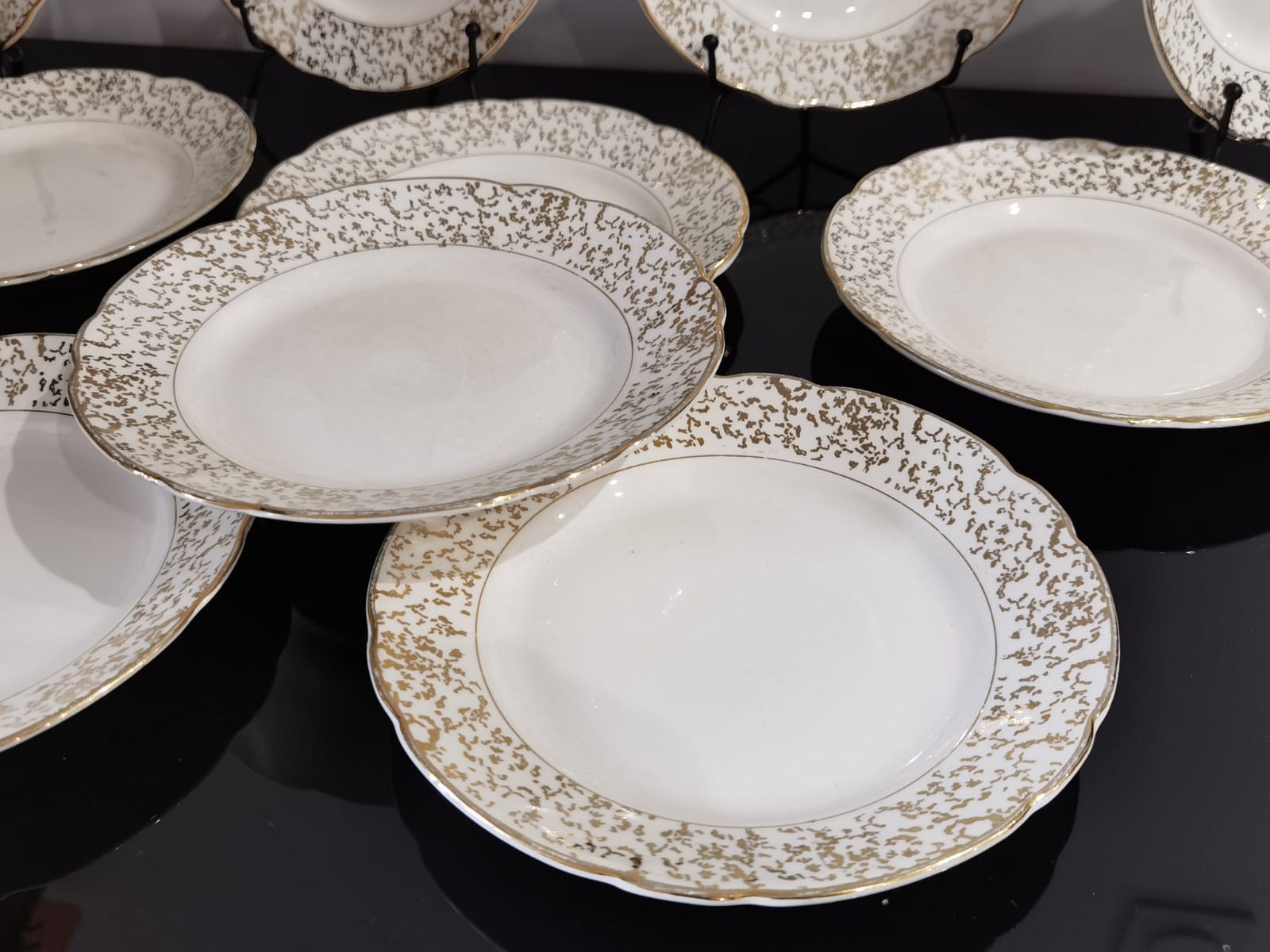 White and golden dessert plates Villeroy and Boch