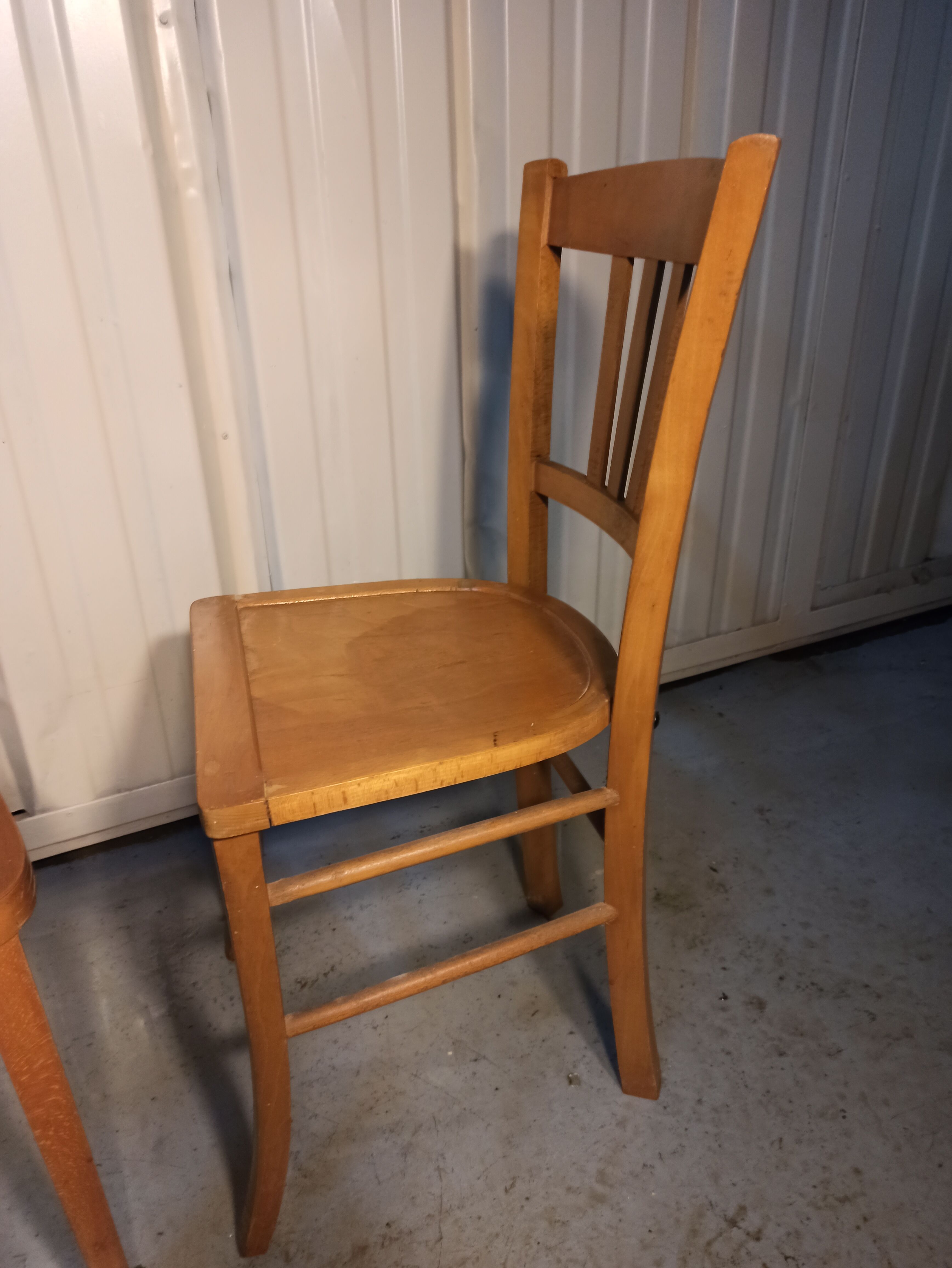 2 wooden bistro chairs Thonet