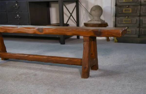 Banc brutaliste en pin 1950