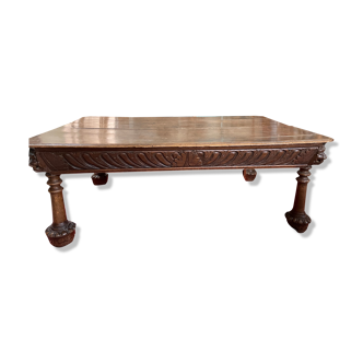 Table bois sculpté