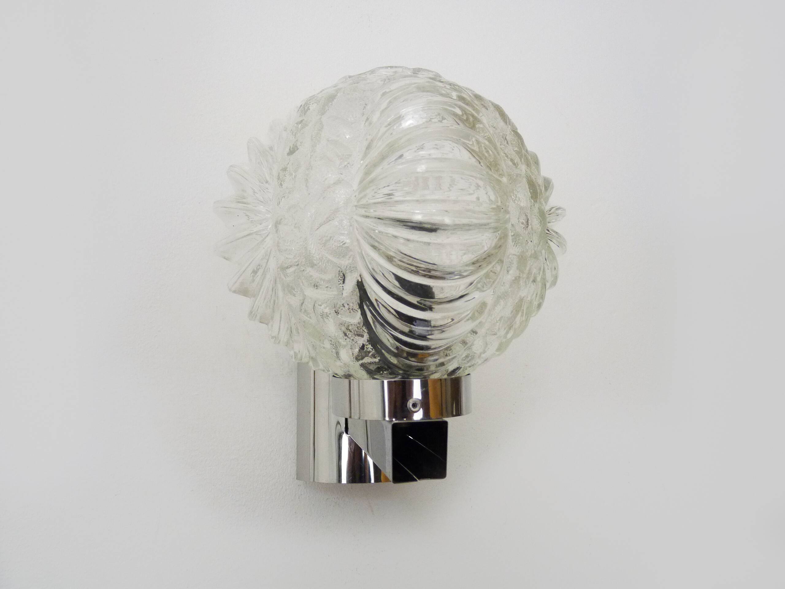 Vintage space age 60s wall light in chrome metal